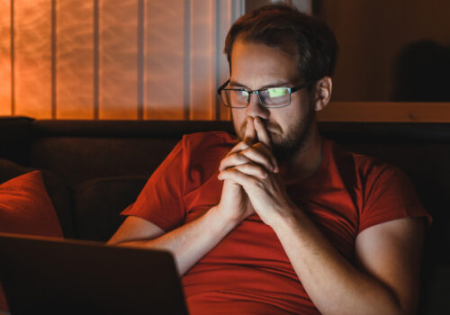 人工智能算法发现，一些用户就是喜欢唱反调