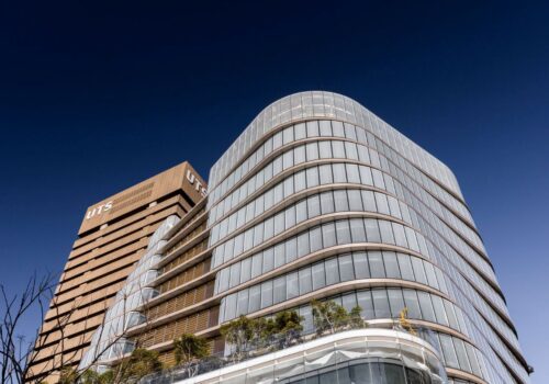 悉尼科技大学在两大权威国际大学排名中稳居全球百强高校行列